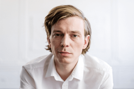 修改步骤: 设置->常规-站点标题